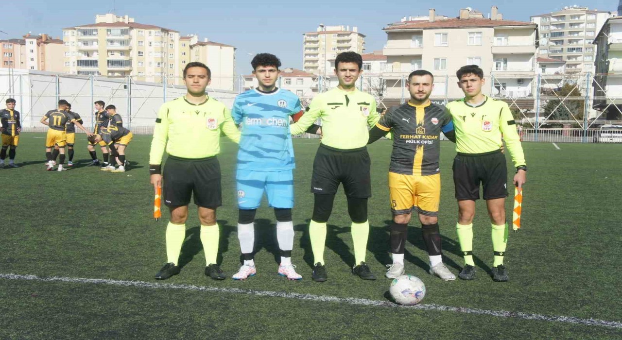 Talas Anayurtspor Play-Offta