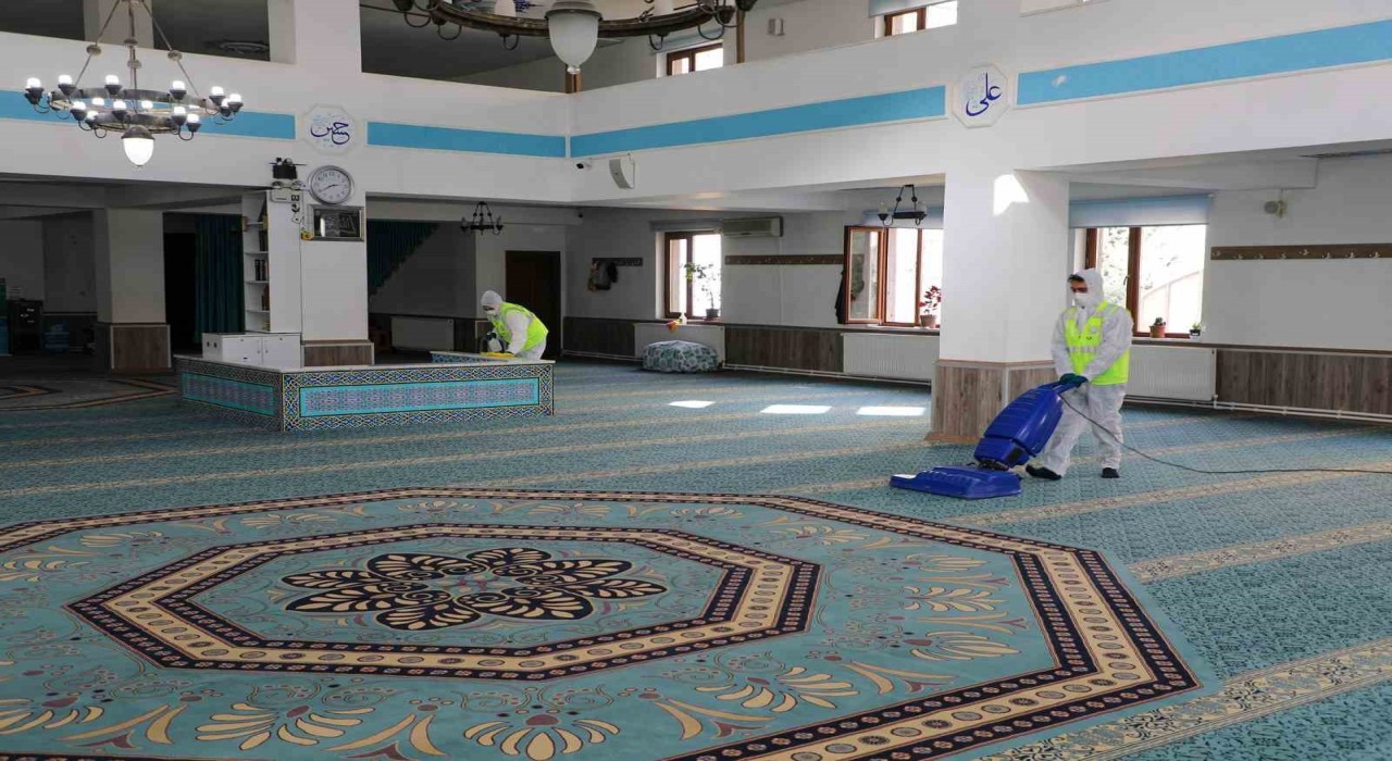 Talasın camilerinde Ramazana özel temizlik