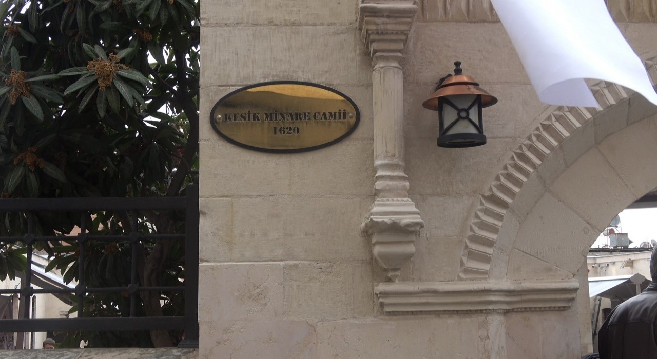 Tarihi cami yeniden ibadete açıldı