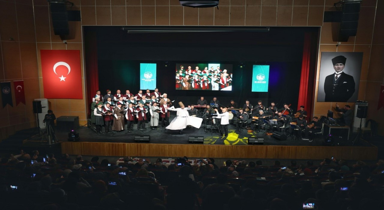 ‘Tasavvufî Nağmelerden İrfan Türküleri konseri büyük ilgi gördü