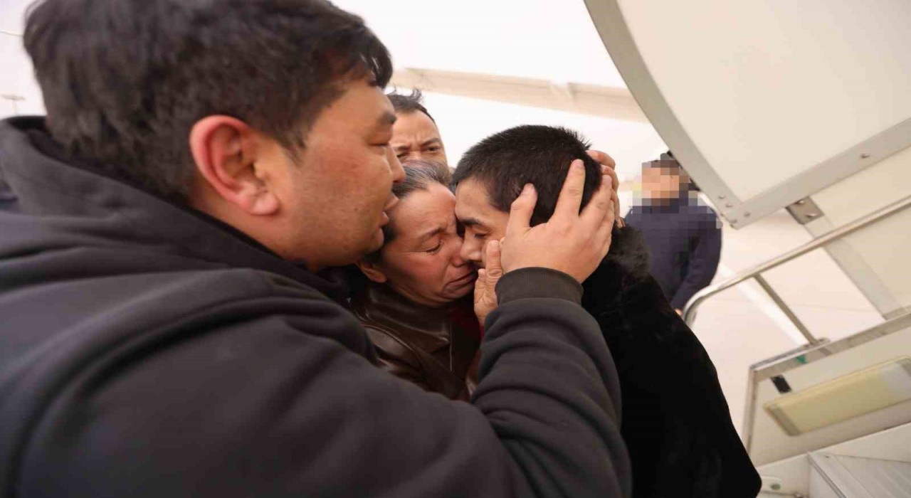 Tayland tutuklu 40 Uygur Türkünü Çine iade etti