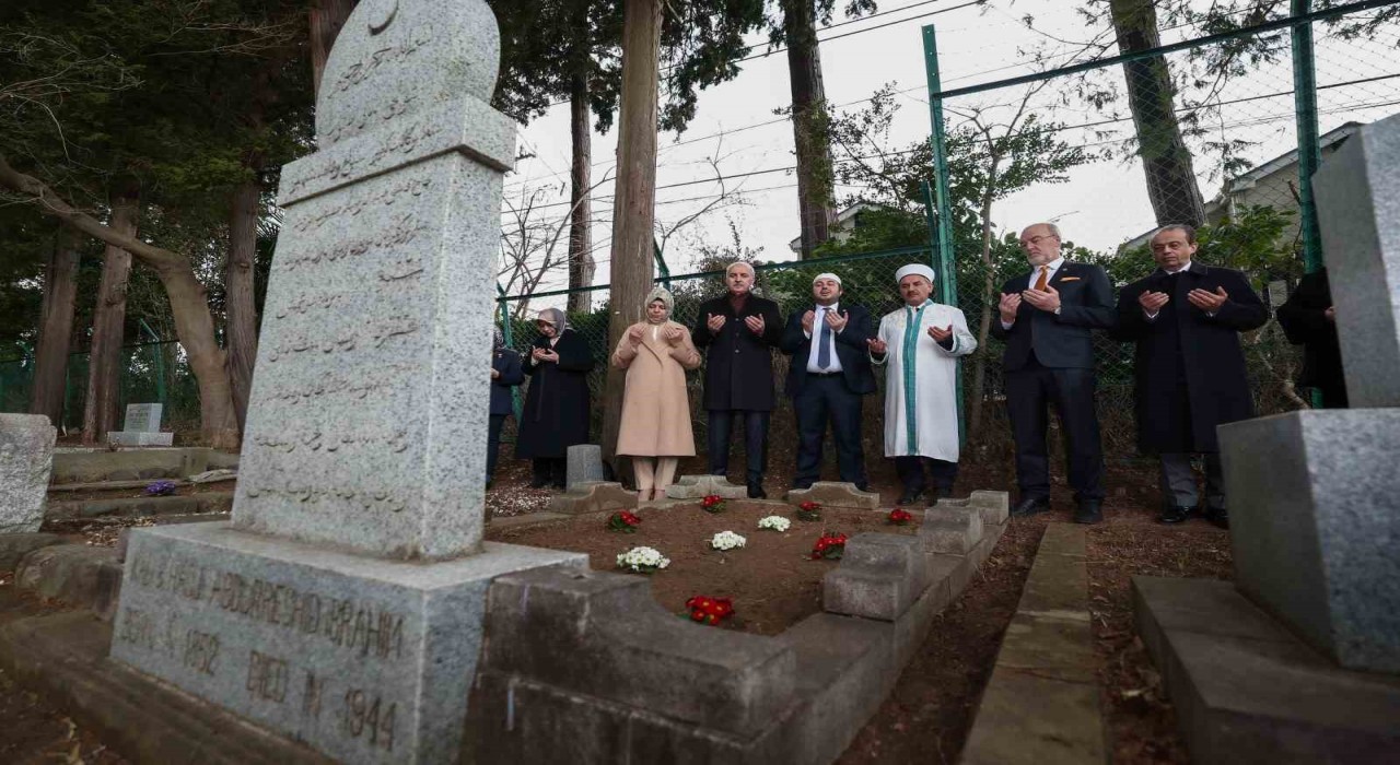 TBMM Başkanı Kurtulmuş, Abdürreşid İbrahim Efendinin Tokyodaki kabrini ziyaret etti
