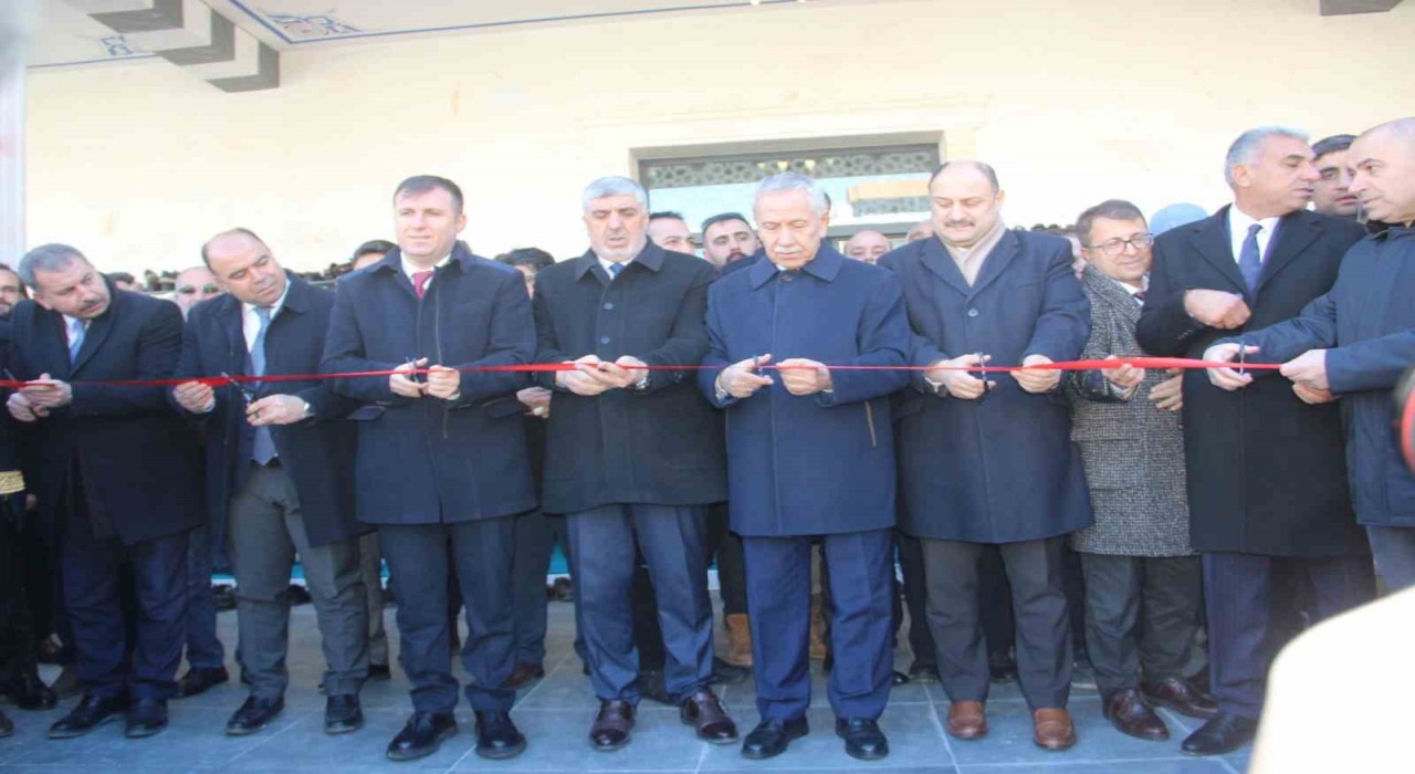 TBMM eski başkanı Bülent Arınç Şanlıurfada cami açılışına katıldı