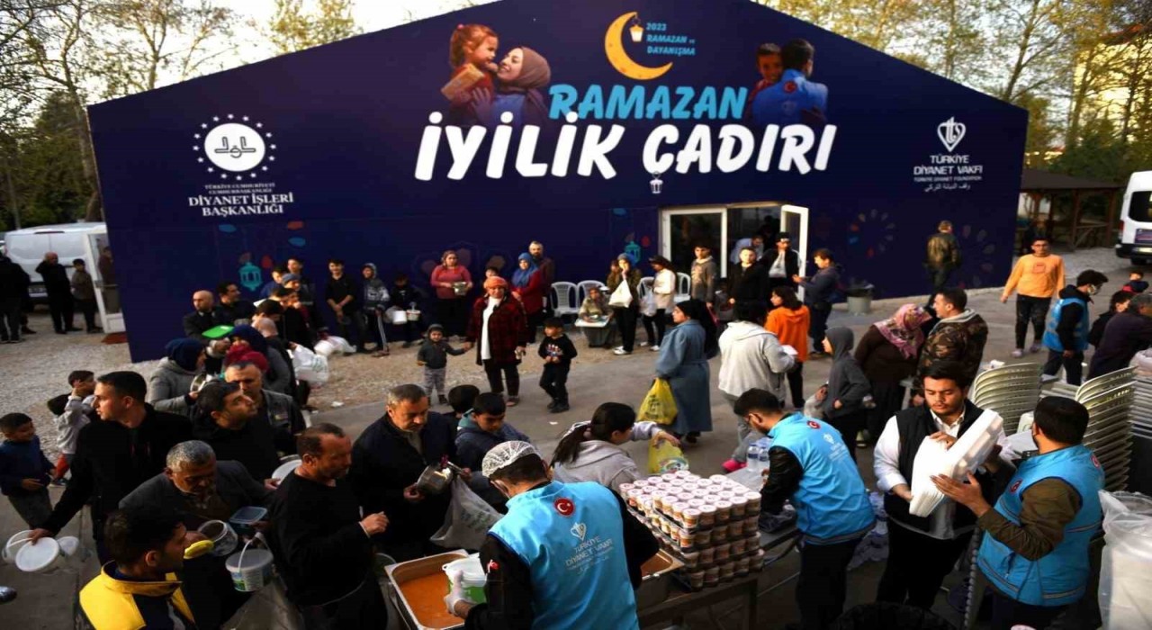 TDV deprem bölgesinde 2 yılda 16 milyonun üzerinde depremzedeye yardım ulaştırdı