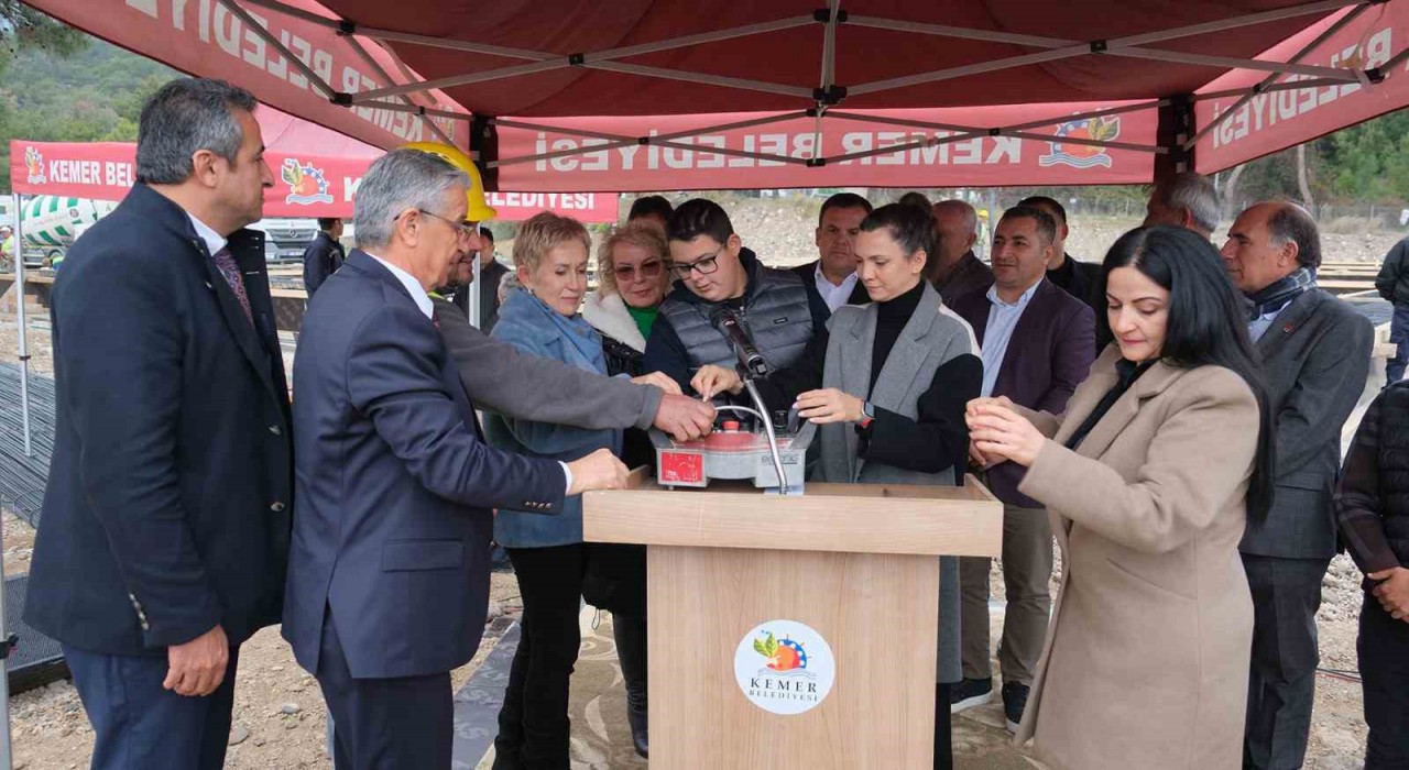 Tekirova Kapalı Pazar Yerinin temeli atıldı