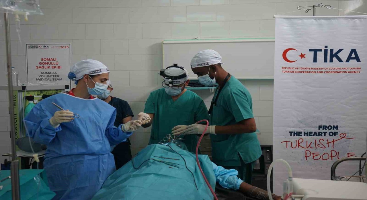 TİKA ve Yeryüzü Doktorları iş birliğiyle Somalide cerrahi kampı düzenlendi