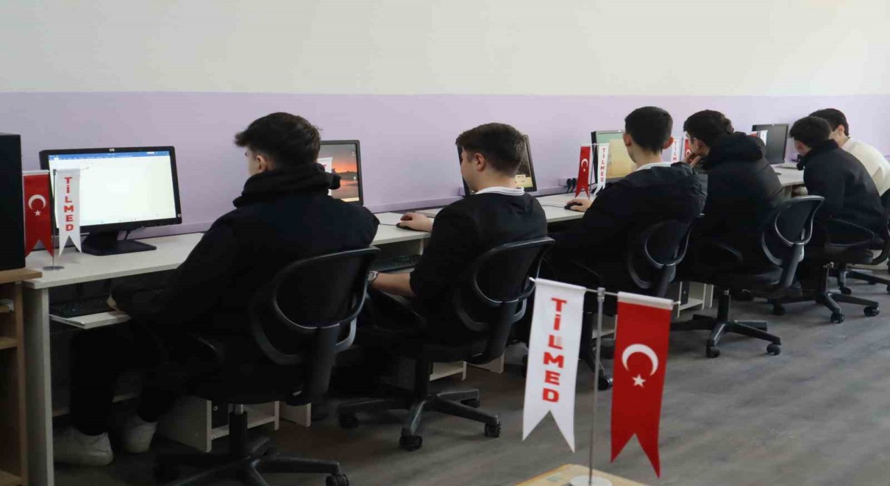 TİLMEDden Eskişehir Ahi Evran Ticaret Lisesine iki yeni bilgisayar laboratuvarı