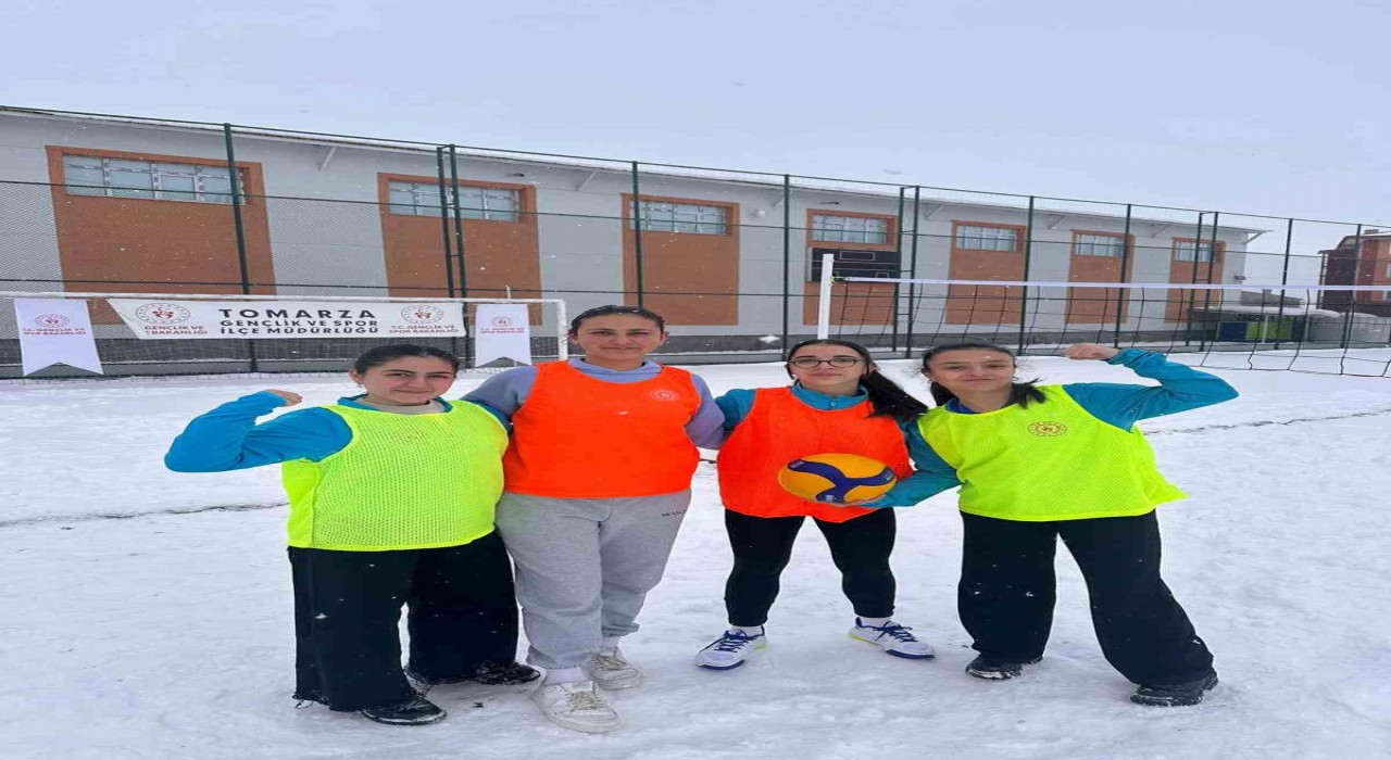 Tomarzada Kar Voleybolu Turnuvası