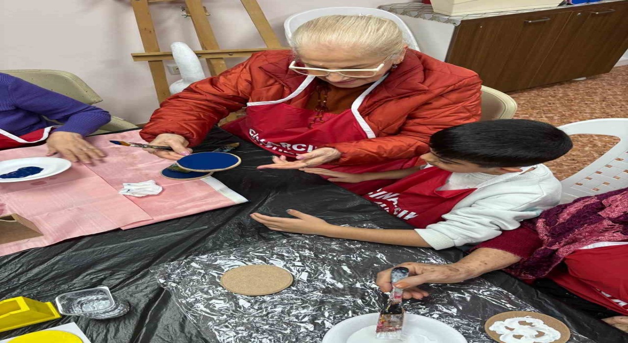 Torunum Olur Musun? projesinde yaşlılar ve çocuklar bir araya geldi