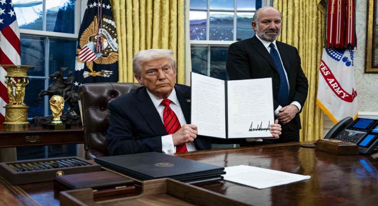 Trump, plastik pipet kullanımına geçilmesini içeren kararnameyi imzaladı