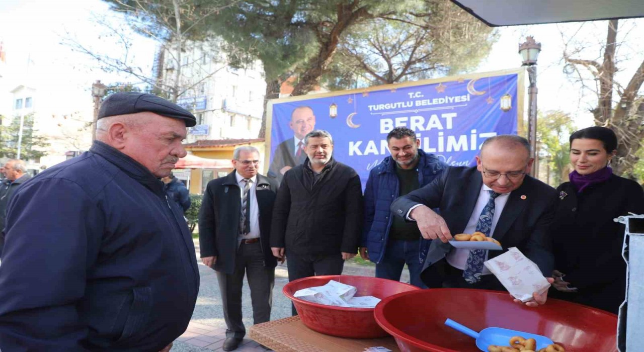 Turgutlu Belediyesinden Berat Kandilinde lokma hayrı