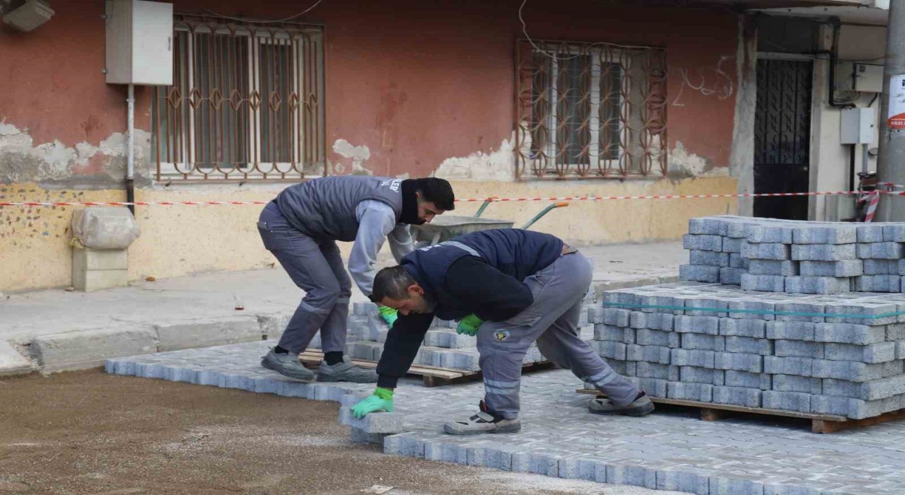 Turgutlunun 11 kırsal mahallesinde yollar düzenleniyor