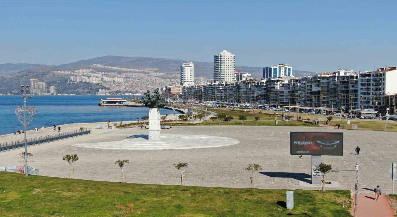Türkiye genelinde kar, İzmirde güneş etkili oldu