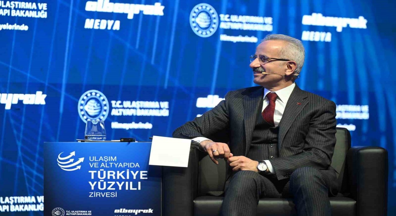 Ulaştırma ve Altyapı Bakanı Abdulkadir Uraloğlu: İstanbulun bin 4 kilometrelik metro hattına ihtiyacı var