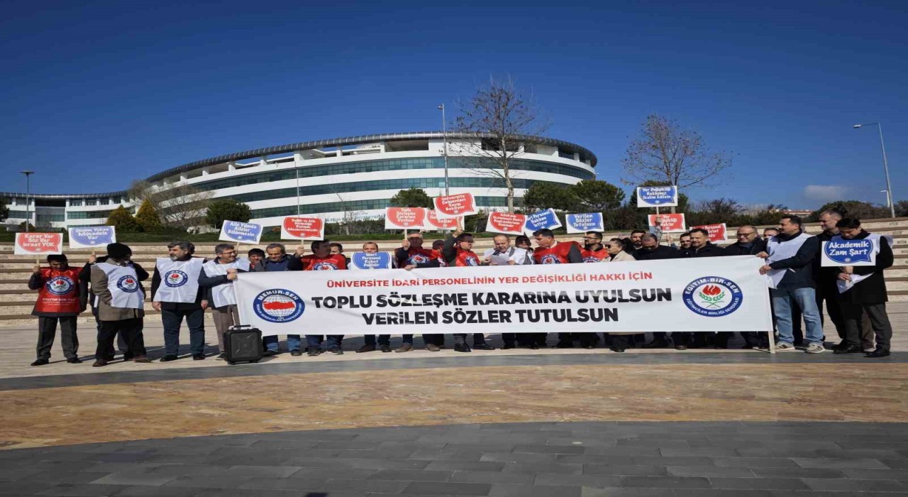 Üniversite idari personeli yer değişikliği hakkı istiyor