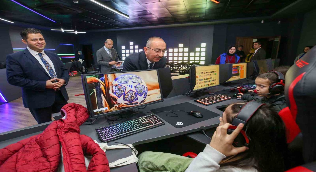 Üniversiteler arası E-Spor Turnuvası Meramda başlıyor
