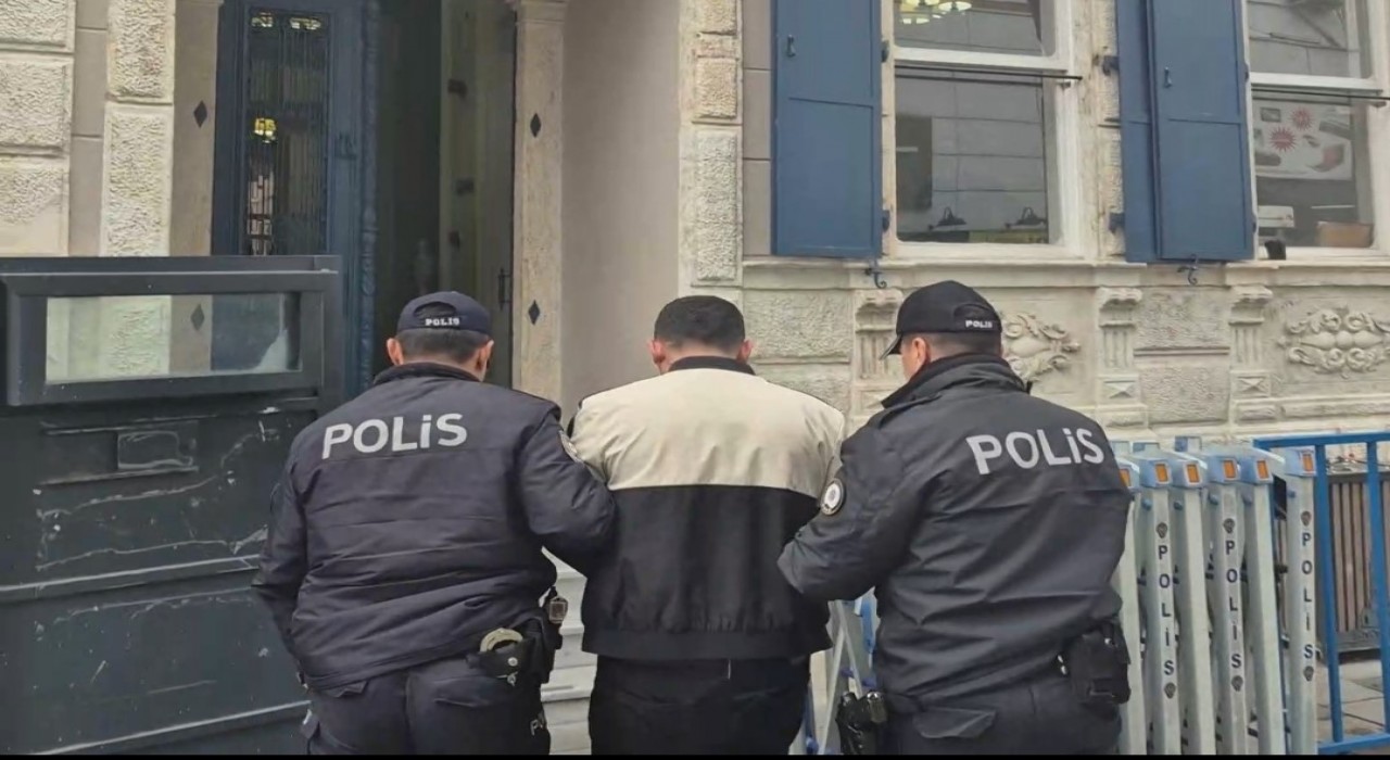 Polis Durdurdu, Uyuşturucu Satıcısı Olduğu Anlaşıldı