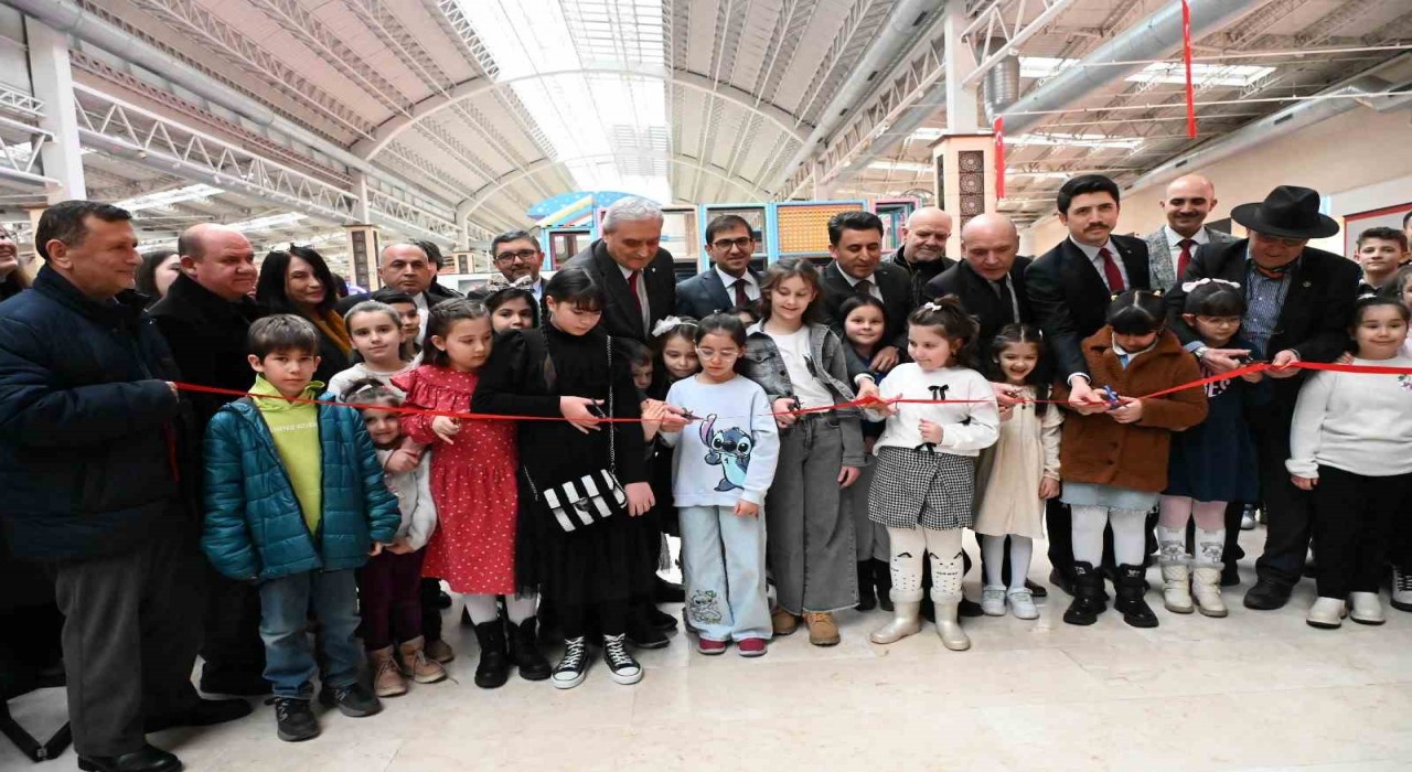 Vali Aygöl Bozüyükte resim sergisi açılışına katıldı