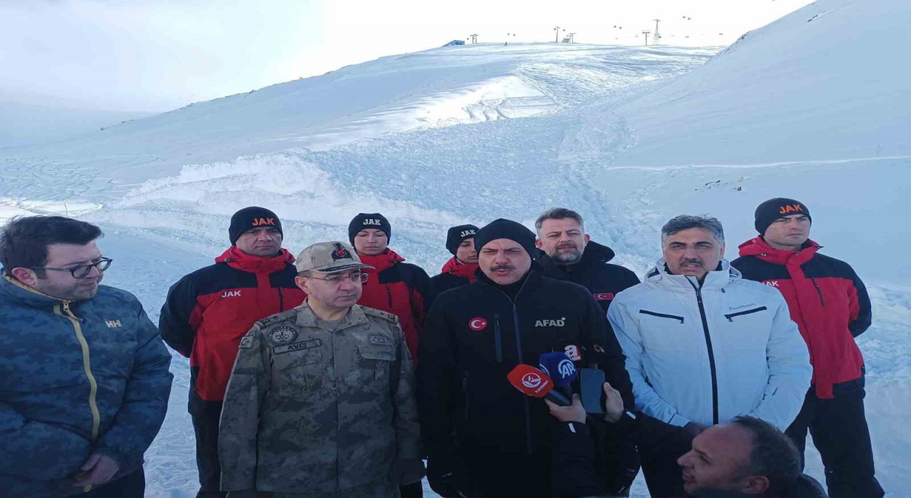 Vali Çiftçi: Yasaklı alanlarda kimse kayak yapmasın