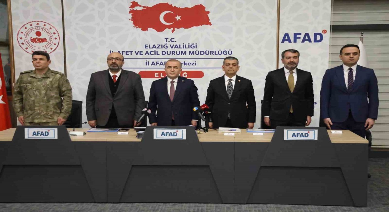 Vali Hatipoğlu: Asrın felaketinde tüm Türkiye deprem yöresine akın etti
