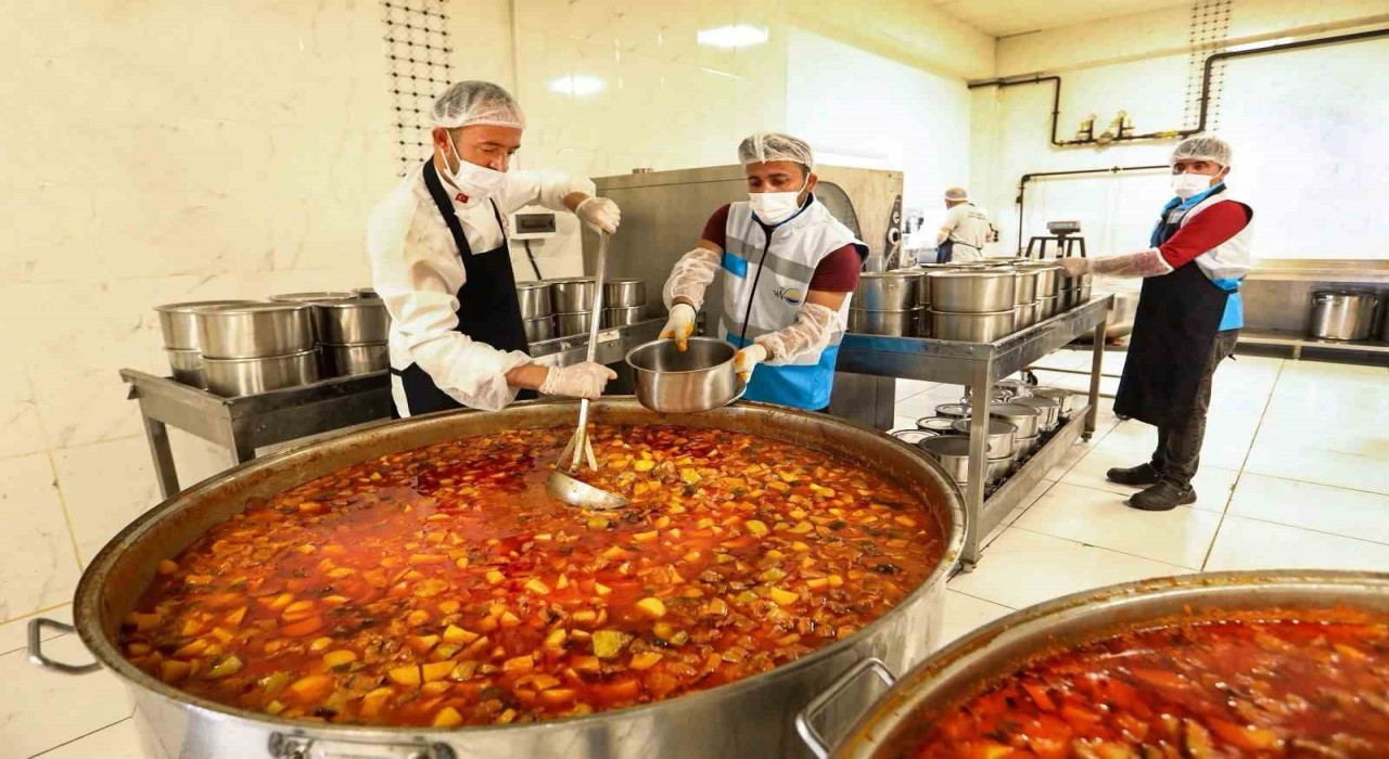 Van Büyükşehir Belediyesi Ramazanda 10 bin kişiye iftar verecek