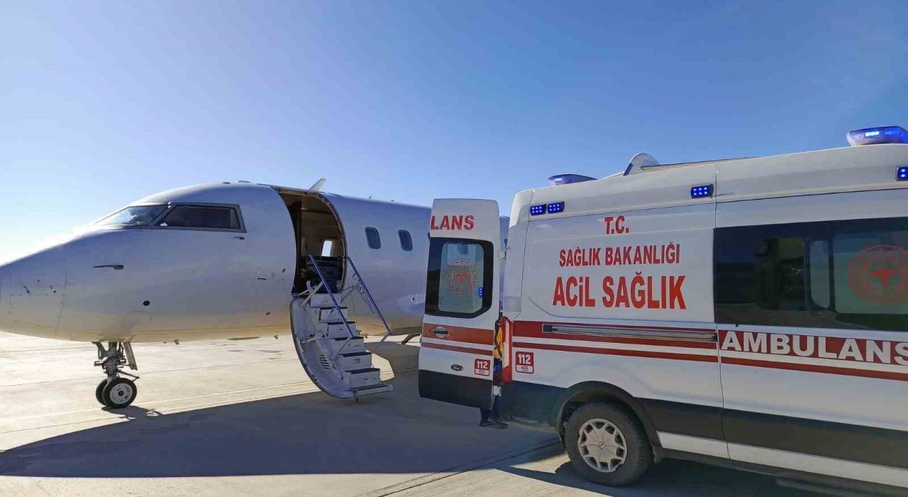 Vanda 10 yaşındaki hasta için ambulans uçak havalandı