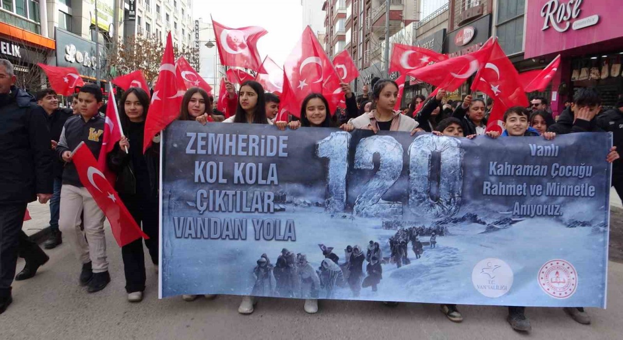 Vanda 120 kahraman çocuk anısına yürüyüş düzenlendi
