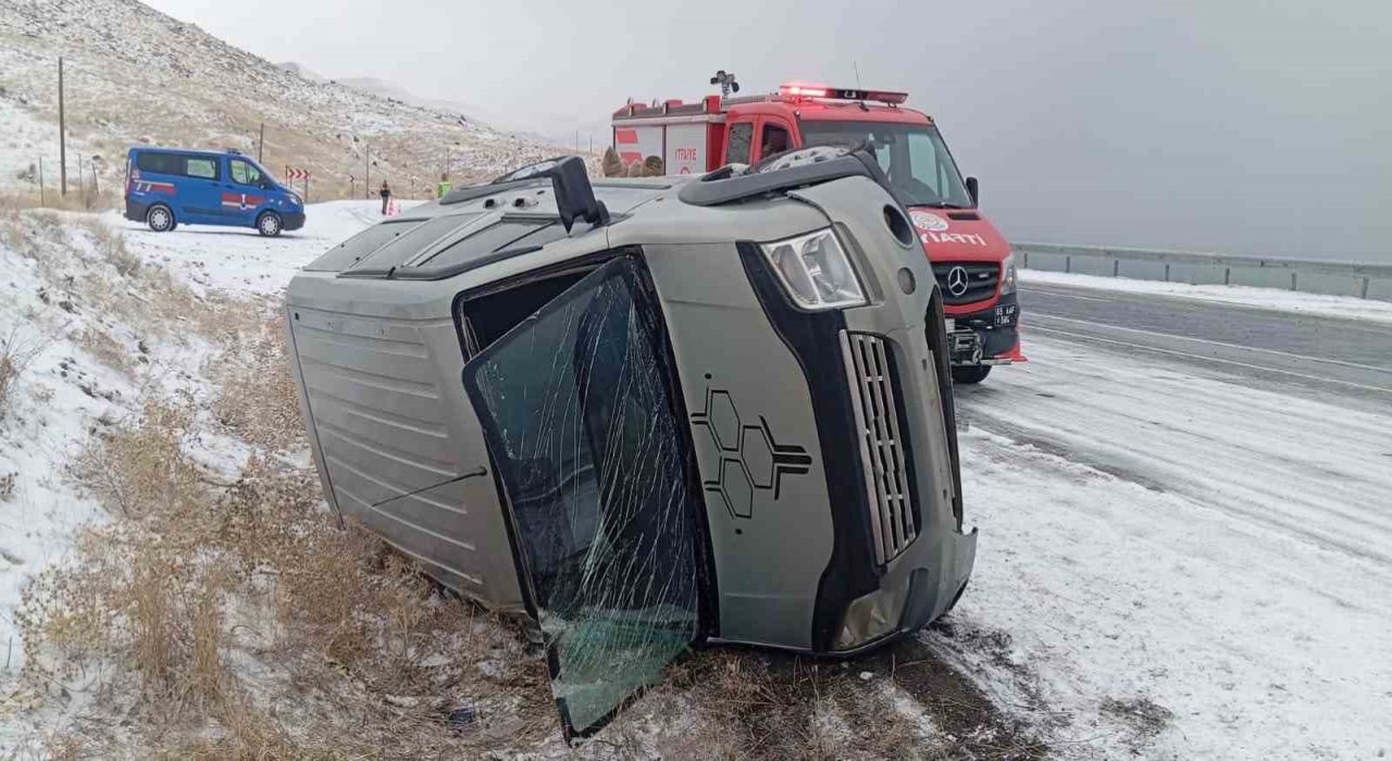 Vanın Muradiye ilçesinde trafik kazası: 3 yaralı