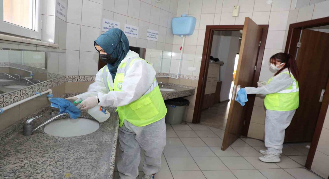 Velilerden okul temizliği için başkan Yalçına teşekkür
