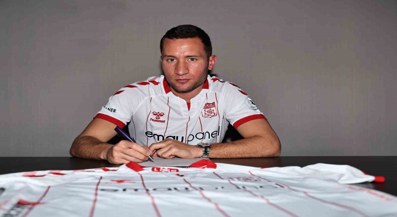 Veljko Simic resmen Sivassporda