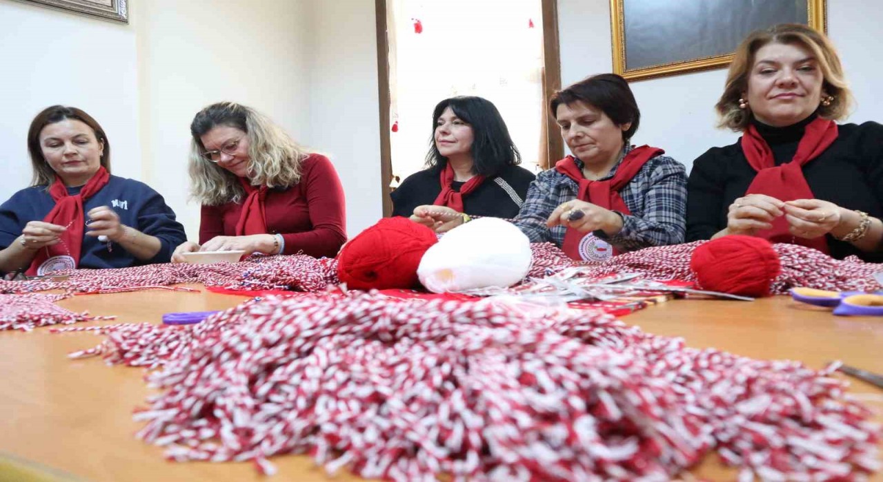 Yalovada Balkanlardan gelen marteniçka geleneğini yaşatıyorlar