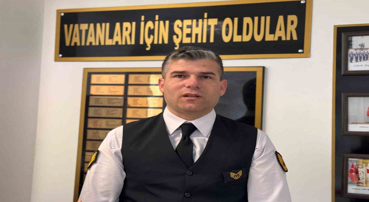 Yalovada görev yapan Gazi Astsubay Efe, üniformasını gururla taşıyor