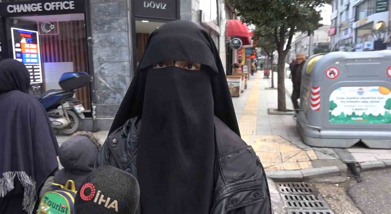 Yalovada yere düşürülen bin 530 doları çalan şüpheli kamerada