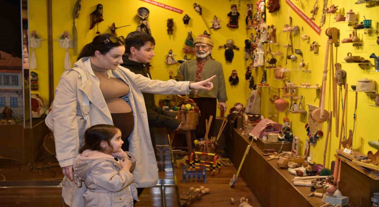 Yarıyıl tatilinin gözdesi Anadolu Oyuncak Müzesi oldu