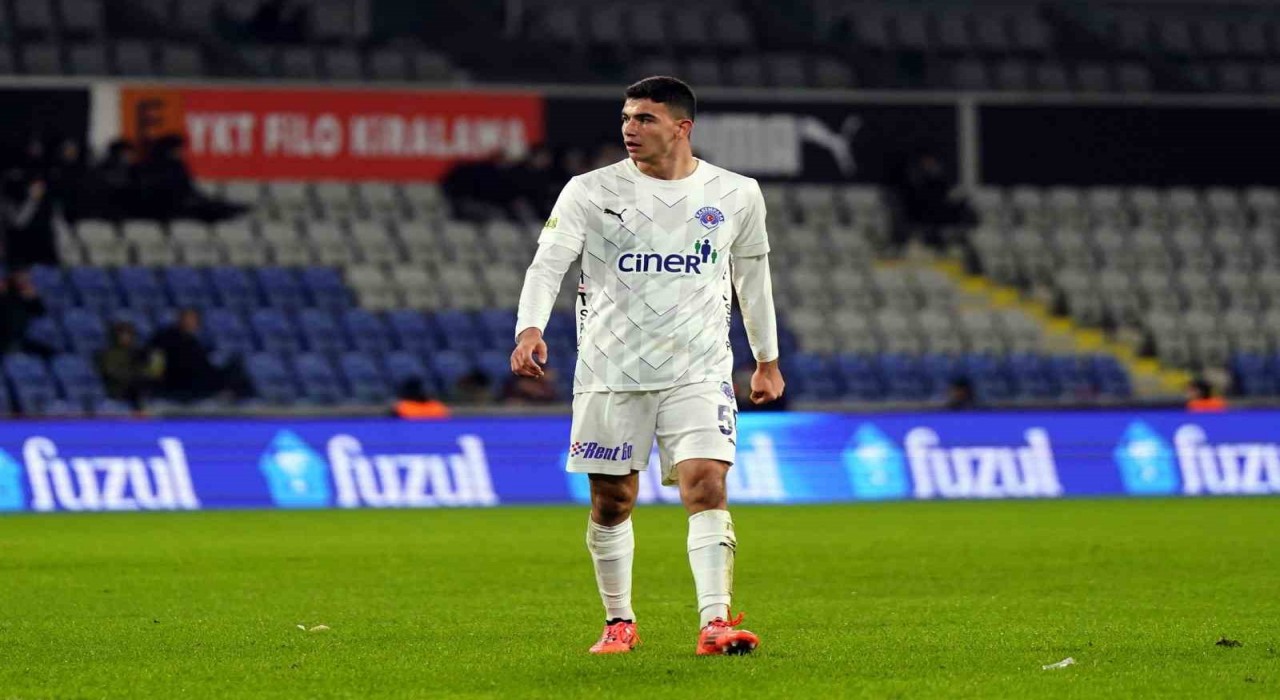 Yasin Özcan, resmen Aston Villada