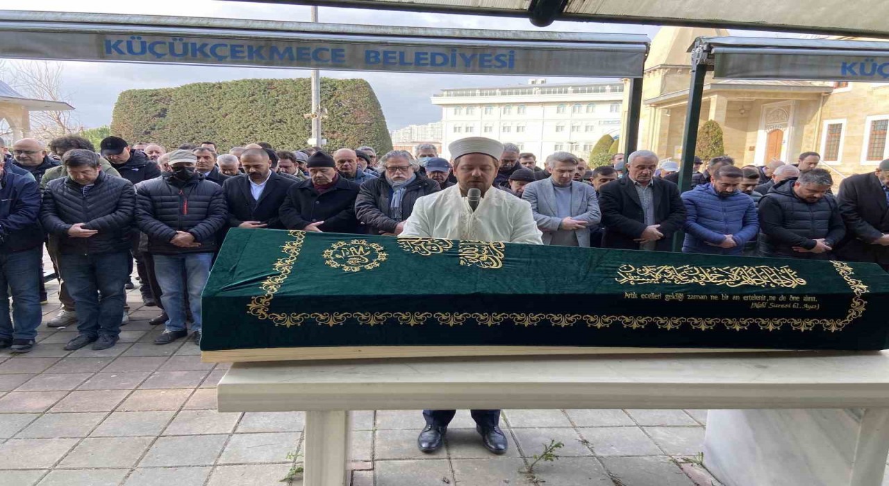 Yenidoğan çetesi sanıklarından İlker Gönen için cenaze töreni düzenledi
