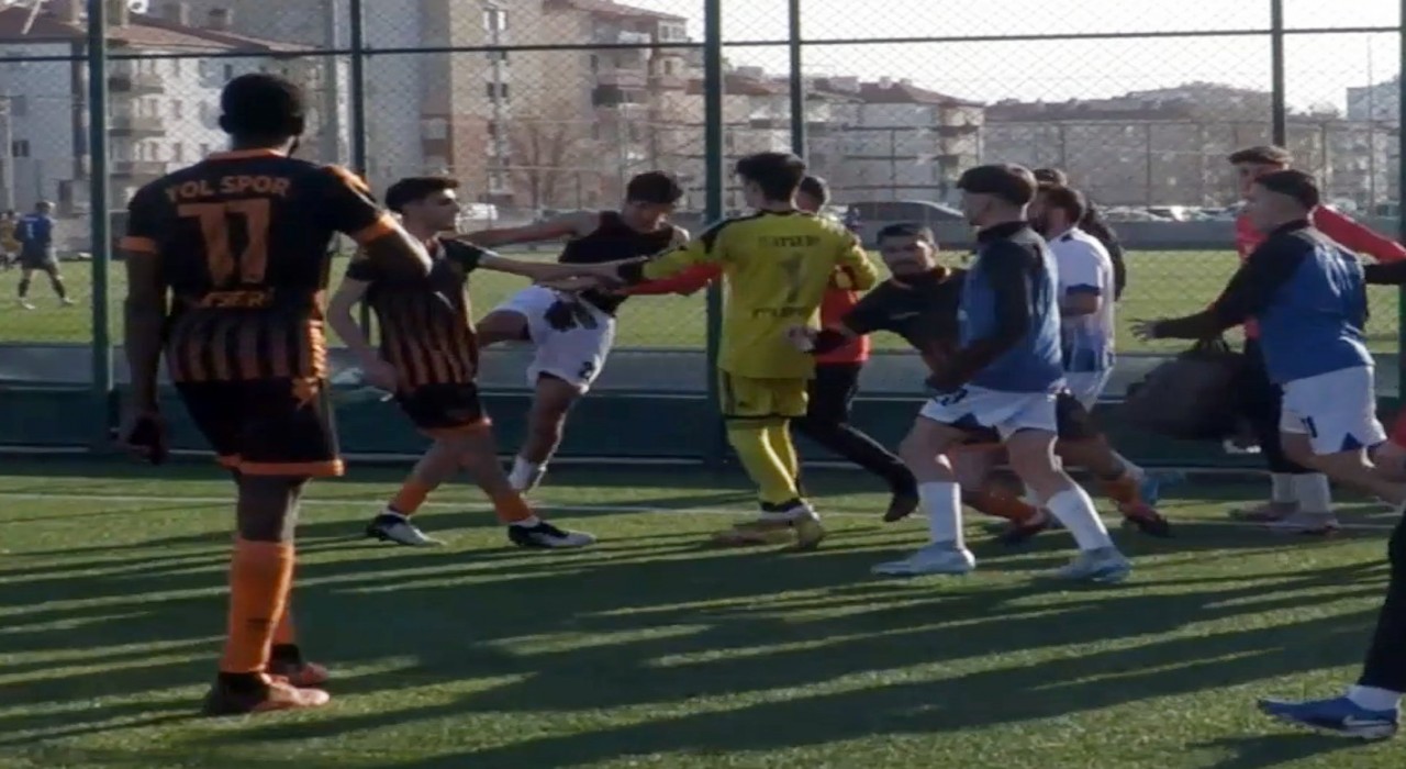 Yeşil sahalarda uçan tekmeler konuştu