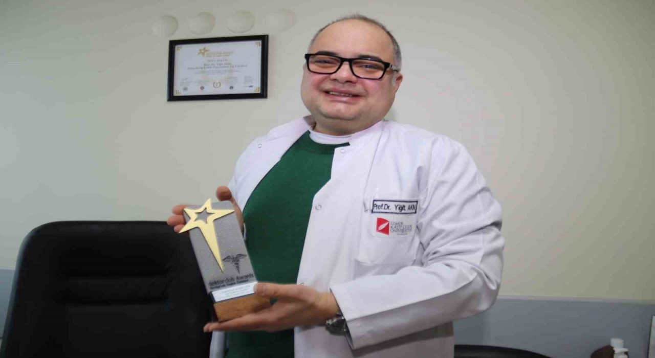 Yılın Yenilikçi Cerrahi Bilimler Doktoru ödülü İzmire