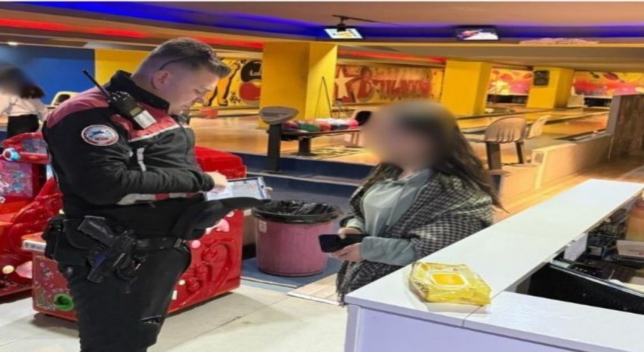 Yozgatta polis ekipleri okul ve çevrelerinde denetim yaptı
