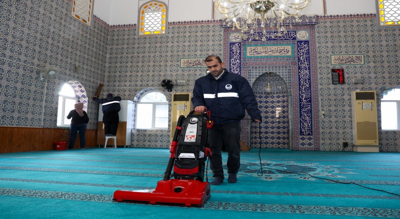 Yunusemrede ibadethaneler Ramazana hazır