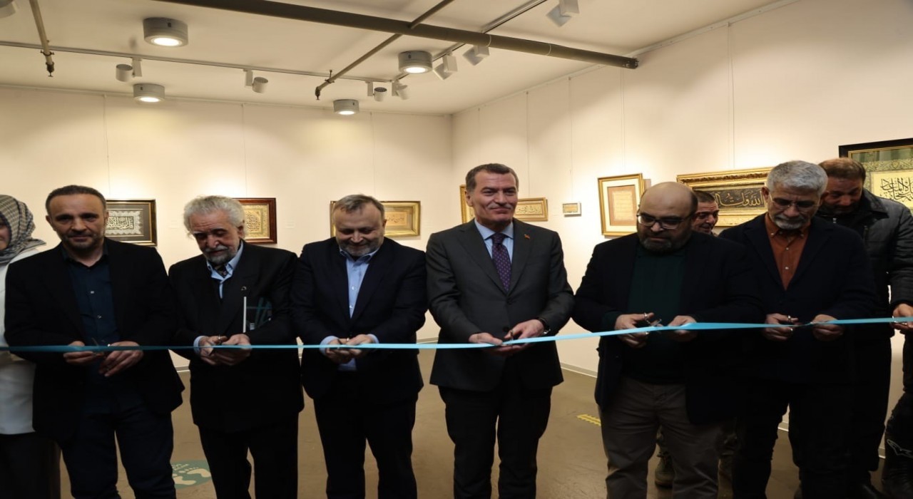 Zeytinburnunda Emanet Galeri Kalem Güzeli Hat Koleksiyonu Seçki Sergisi açıldı