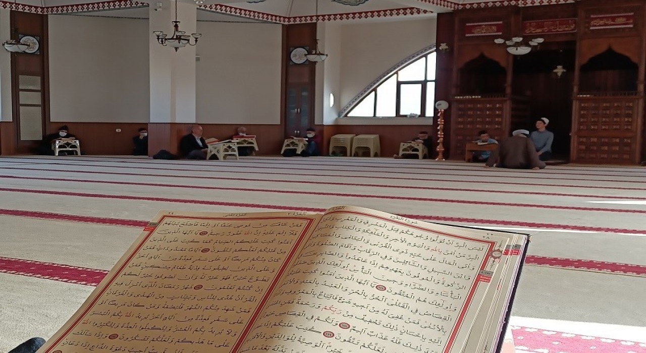 14 asırlık mukabele geleneği genç hafızlara emanet