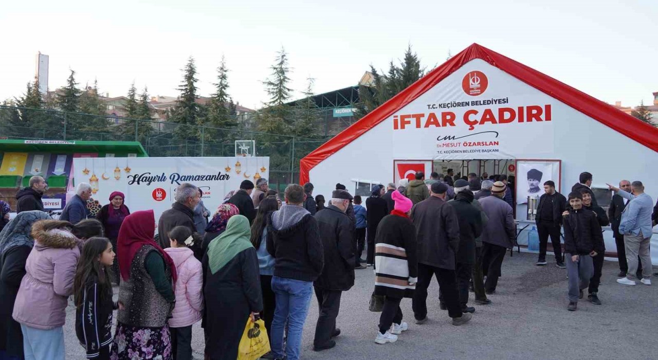 200 bin kişi Keçiörende iftar yaptı