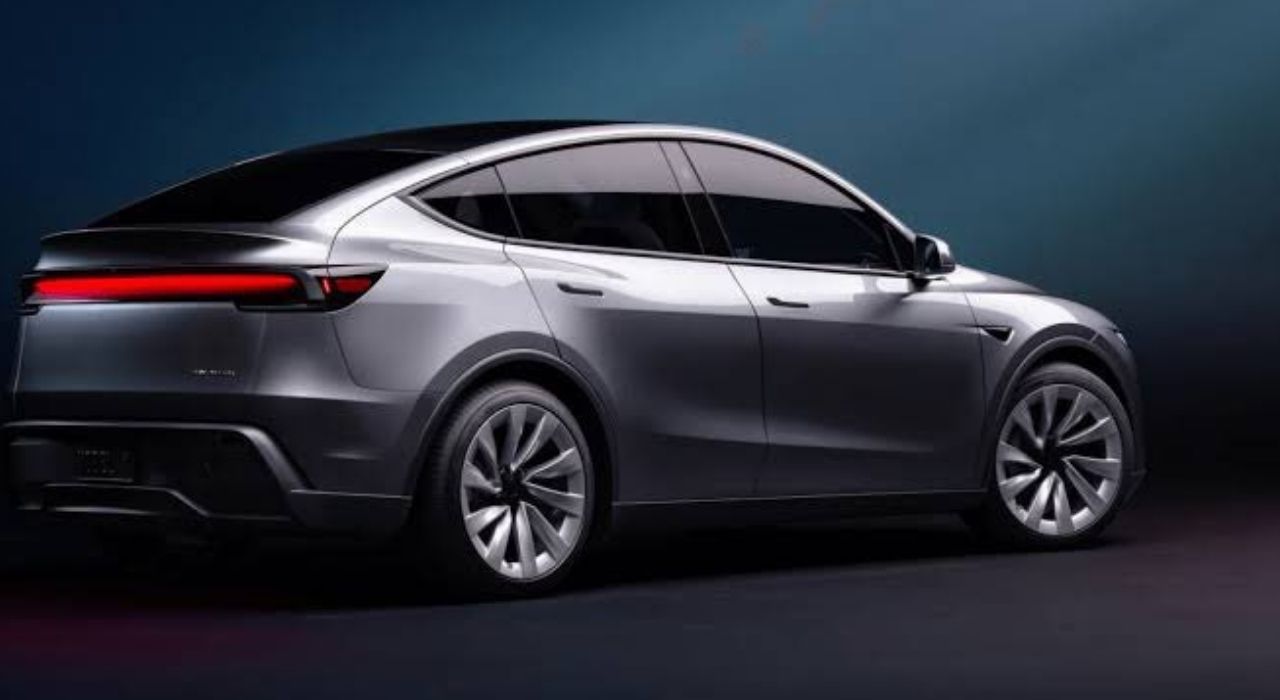 2025 Tesla Model Y Türkiye’de Satışta! İşte Fiyatı ve Yenilenen Özellikleri