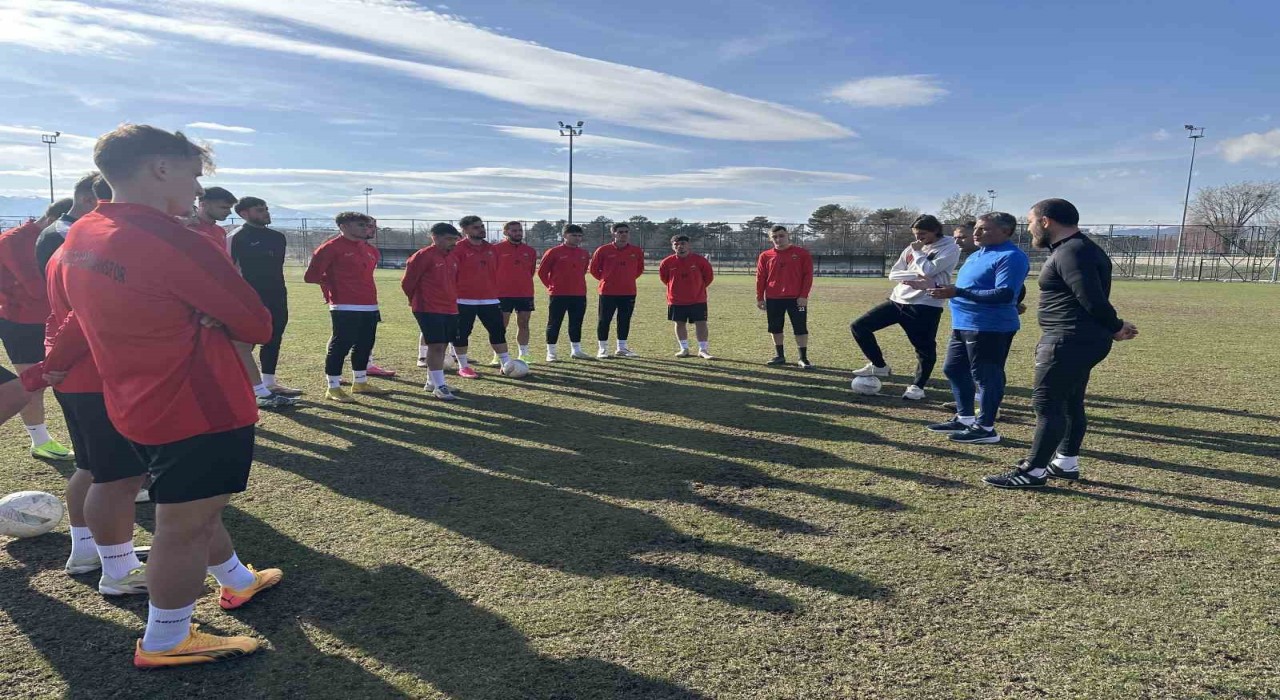 24Erzincanspor, yeni teknik direktörüyle İskenderun maçına hazır!