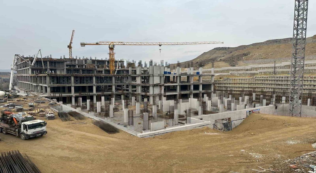 400 yataklı hastane sayesinde Çankırıdaki sağlık hizmetleri artık şehir dışına taşmayacak
