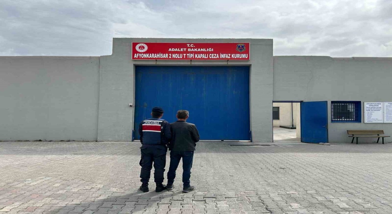 5 yıl hapis cezasıyla aranan şahsı jandarma yakaladı