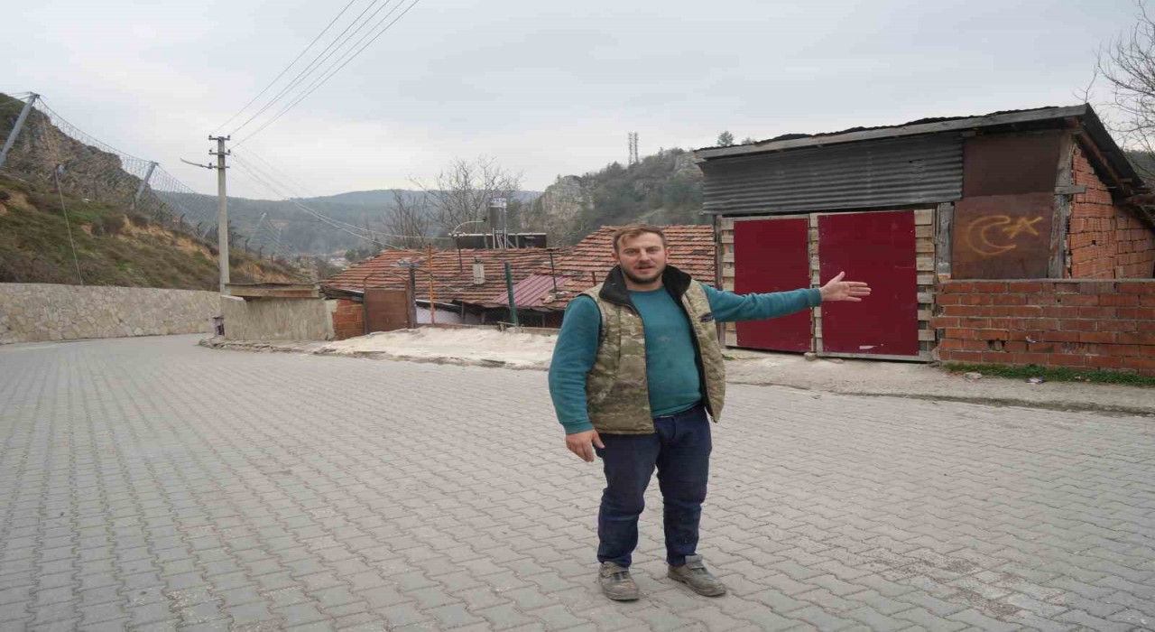 5 yıldır doğalgaz mücadelesi veren vatandaşlar isyan etti: Ay Lav Yu filmindeki gibi sanki biz yokuz