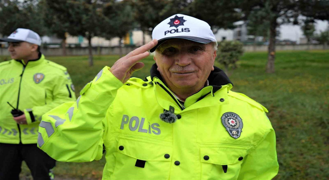 68 yaşındaki huzurevi sakininin polislik hayali gerçek oldu: Anons yaptı, sürücü denetledi