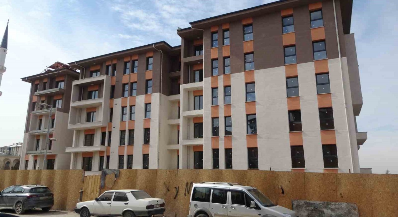 700den fazla dairenin bulunduğu Yeşil Evlerde yeni bir yaşam merkezi inşa edildi